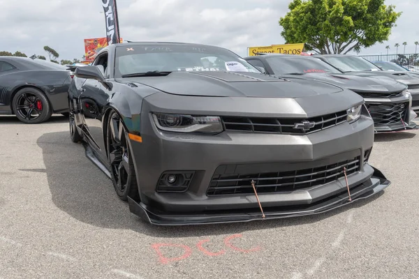 Amerikansk muskelbil Chevrolet Camaro ställde ut på torqued Tour — Stockfoto