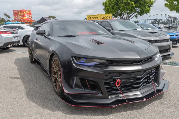 Amerikaanse muscle car Chevrolet Camaro tentoongesteld in Torqued Tour — Stockfoto