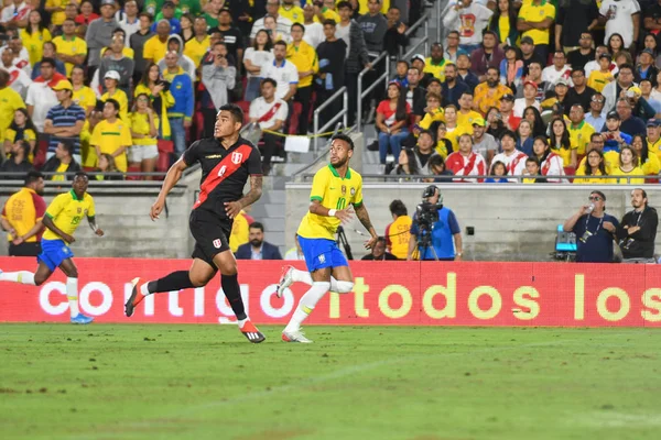 Brasilianischer Fußballer Neymar jr, während eines internationalen Freundschaftsspiels — Stockfoto