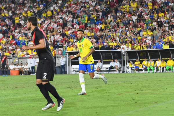 ブラジルのサッカー選手ネイマール・ジュニア、国際親善試合中 — ストック写真