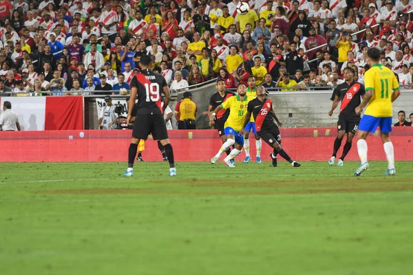 Brasilianischer Fußballer Neymar jr, während eines internationalen Freundschaftsspiels — Stockfoto