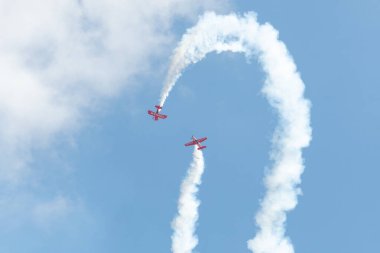 Miramar Ai sırasında Kahin Sean D. Tucker ve Jessy Panzer Takımı