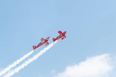Miramar Ai sırasında Kahin Sean D. Tucker ve Jessy Panzer Takımı