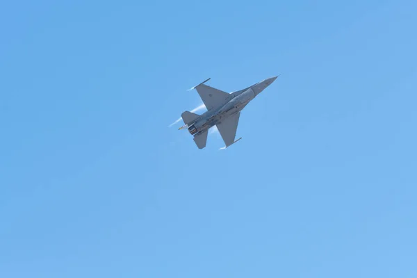 F-16 Viper durante el Espectáculo Aéreo de Miramar — Foto de Stock