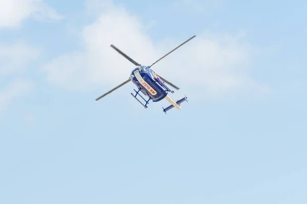 Red Bull aerobatic helicopter  during the Miramar Air Show — Stock Photo, Image