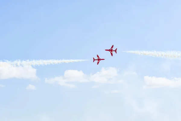 A Királyi Légierő Aerobic Team nyilai a Miramar Air alatt — Stock Fotó