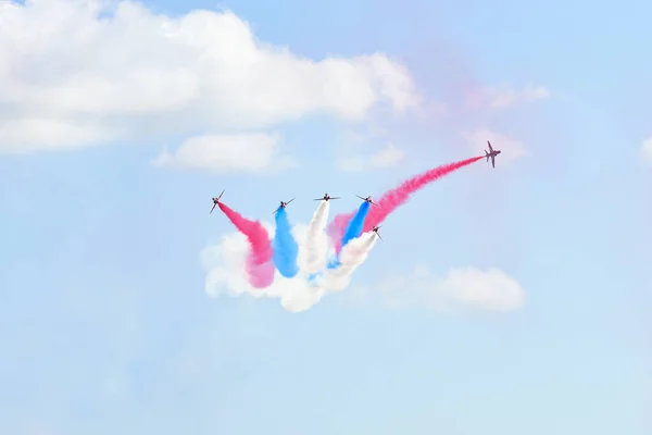 Het Royal Air Force Aerobatic Team Arrows tijdens de Miramar Air — Stockfoto