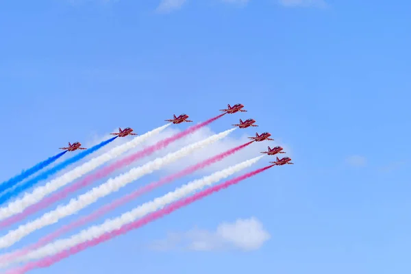 A Királyi Légierő Aerobic Team nyilai a Miramar Air alatt — Stock Fotó