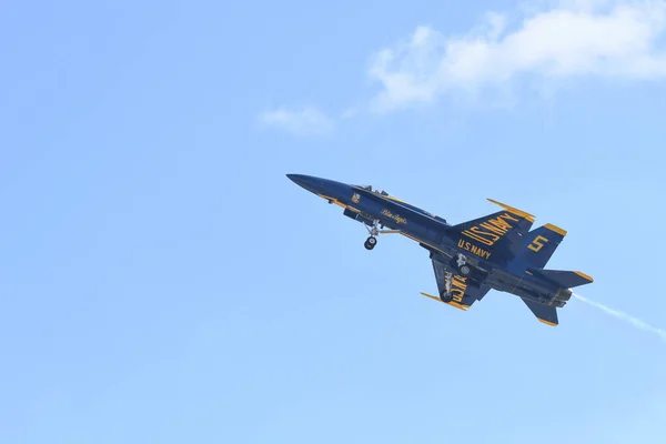 ミラマー航空ショー中のアメリカ海軍ブルーエンジェルス — ストック写真