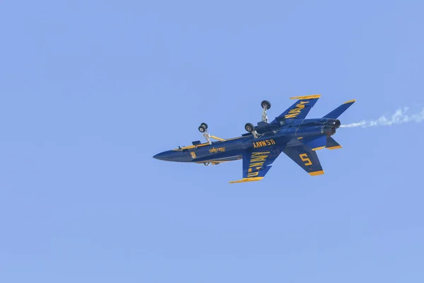 U.S. Navy Blue Angels durante el Espectáculo Aéreo de Miramar —  Fotos de Stock