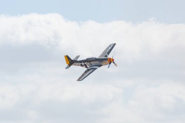 Miramar Hava Gösterisi sırasında Kuzey Amerika P-51d Mustang