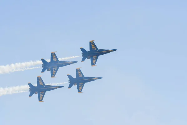 Miramar Hava Gösterisi sırasında Amerikan Donanması Mavi Melekleri — Stok fotoğraf