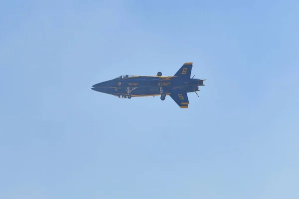 U.S. Navy Blue Angels tijdens de Miramar Air Show — Stockfoto