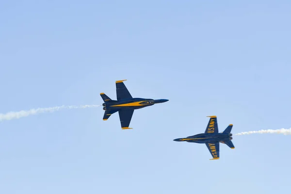 Miramar Hava Gösterisi sırasında Amerikan Donanması Mavi Melekleri — Stok fotoğraf