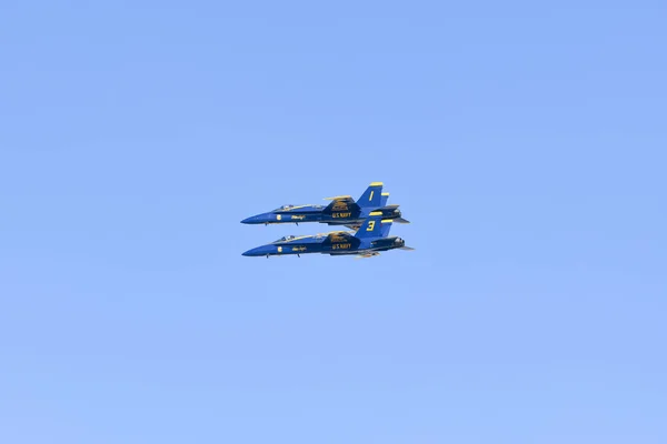 U.S. Navy Blue Angels tijdens de Miramar Air Show — Stockfoto