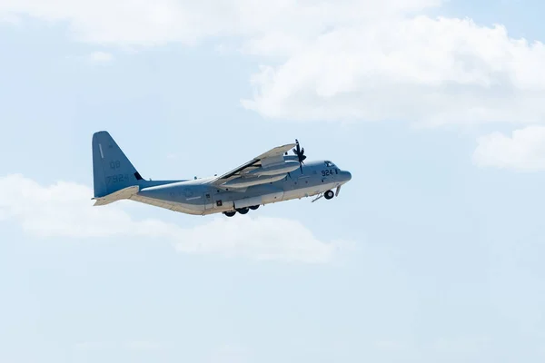 Lockheed Martin C-130J Super Hercules durante la Miramar Air Sh — Foto Stock
