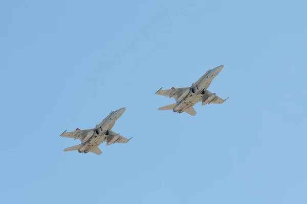 F18 Darázsvörös ördögök a Miramar Air Show alatt — Stock Fotó