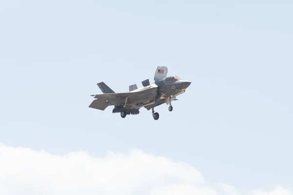 Éclair Lockheed Martin F-35 pendant le Miramar Air Show — Photo