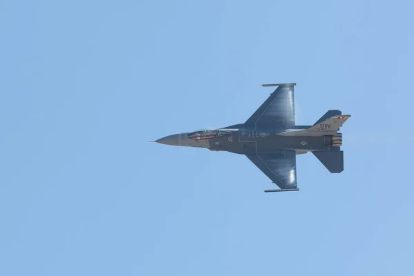 Usaf F-16 Viper Demo během Miramar Air Show — Stock fotografie