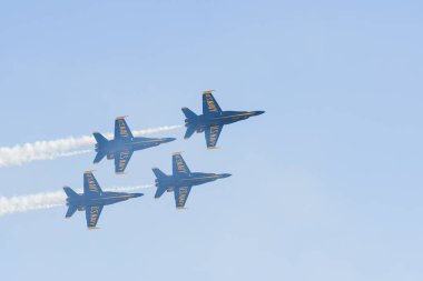 Miramar Hava Gösterisi sırasında Amerikan Donanması Mavi Melekleri