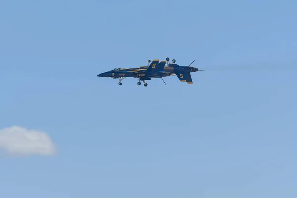 U.S. Navy Blue Angels tijdens de Miramar Air Show — Stockfoto