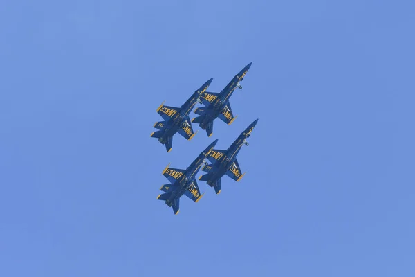 U.S. Navy Blue Angels durante o Miramar Air Show — Fotografia de Stock