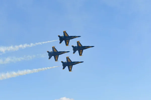 Голубые ангелы ВМС США на авиасалоне Miramar — стоковое фото