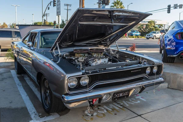 Plymouth Roadrunner em exposição durante Galpin carro show . — Fotografia de Stock