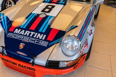 Porsche 911 Rsr Martini Galpin araba fuarı sırasında sergileniyor