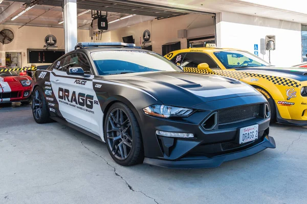 Ford Mustang Ecoboost Fastback by Dragg na displeji během Galpin — Stock fotografie