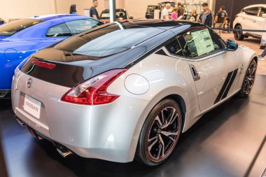 Nissan 370z 50. yıl dönümü versiyonu Orange Co.