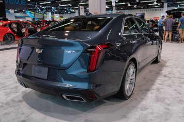 Cadillac Ct4 Orange County Uluslararası Otomobil Fuarı sırasında sergileniyor 