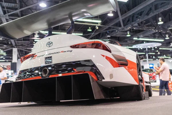 Toyota Gr Supra visas under Orange County International Au — Stockfoto