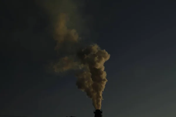Αναθυμιάσεις Εργοστασίων Και Καπνοδόχοι Εργοστασίου — Φωτογραφία Αρχείου