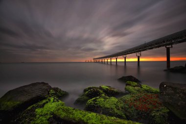 Çeşitli ünlü yerler ve uzun pozlama, günbatımı ve gündoğumu