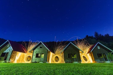 Çeşitli ülkelerden gelen gece fotoğrafları