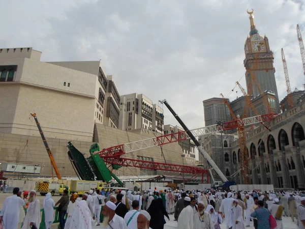 Saúdská Arábie Mekka Června 2015 Kaaba Vrcholu Jeřábu Spadla 300 — Stock fotografie