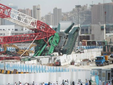 Suudi Arabistan-Mekke 20 Haziran 2015, Kaaba vinç üstüne düştü, 300 kişi öldürüldü, vinç kazası