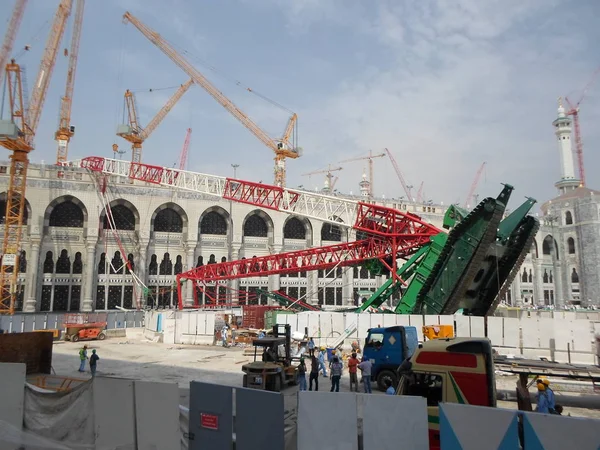 Arabia Saudita Meca Junio 2015 Kaaba Parte Superior Grúa Cayó — Foto de Stock