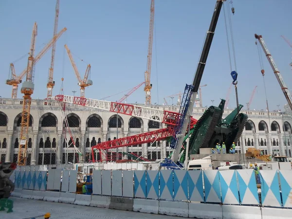 Arabia Saudita Meca Junio 2015 Kaaba Parte Superior Grúa Cayó — Foto de Stock