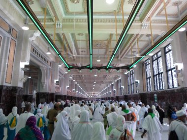 Suudi Arabistan-Mekke 20 Haziran 2019, Müslümanlar ibadet kutsal arazi içinde.