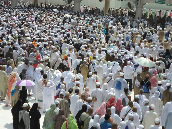 サウジアラビア メッカ20 6月20日 聖地でイスラム教徒の礼拝 — ストック写真