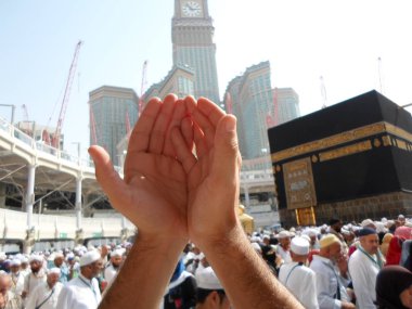 Suudi Arabistan-Mekke 20 Haziran 2019, Müslümanlar ibadet kutsal arazi içinde.