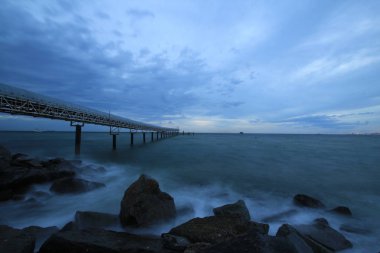 Uzun pozlama iskelesi ve İstanbul şehri