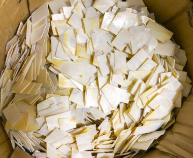 Sıkıştırılmış sedef.