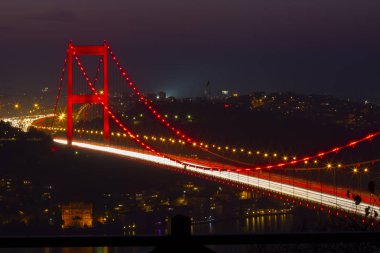 Boğaziçi Köprüsü ve İstanbul Şehri