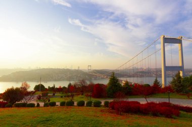 Boğaziçi Köprüsü ve İstanbul Şehri