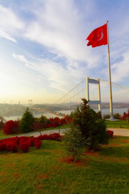Boğaziçi Köprüsü ve İstanbul Şehri