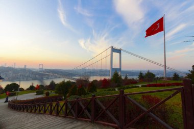 Boğaziçi Köprüsü ve İstanbul Şehri