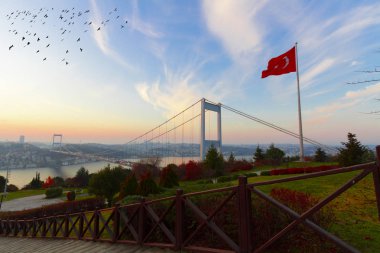 Boğaziçi Köprüsü ve İstanbul Şehri